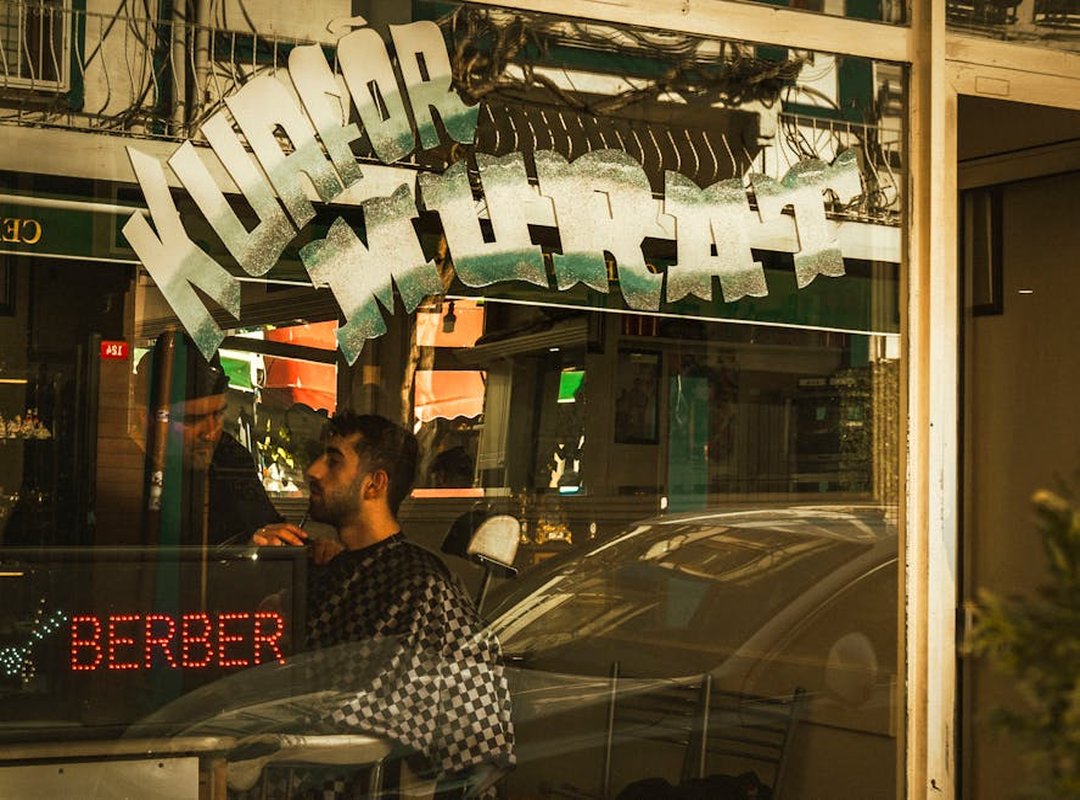 How to Ask Your Barber for the Perfect Textured Low Fade