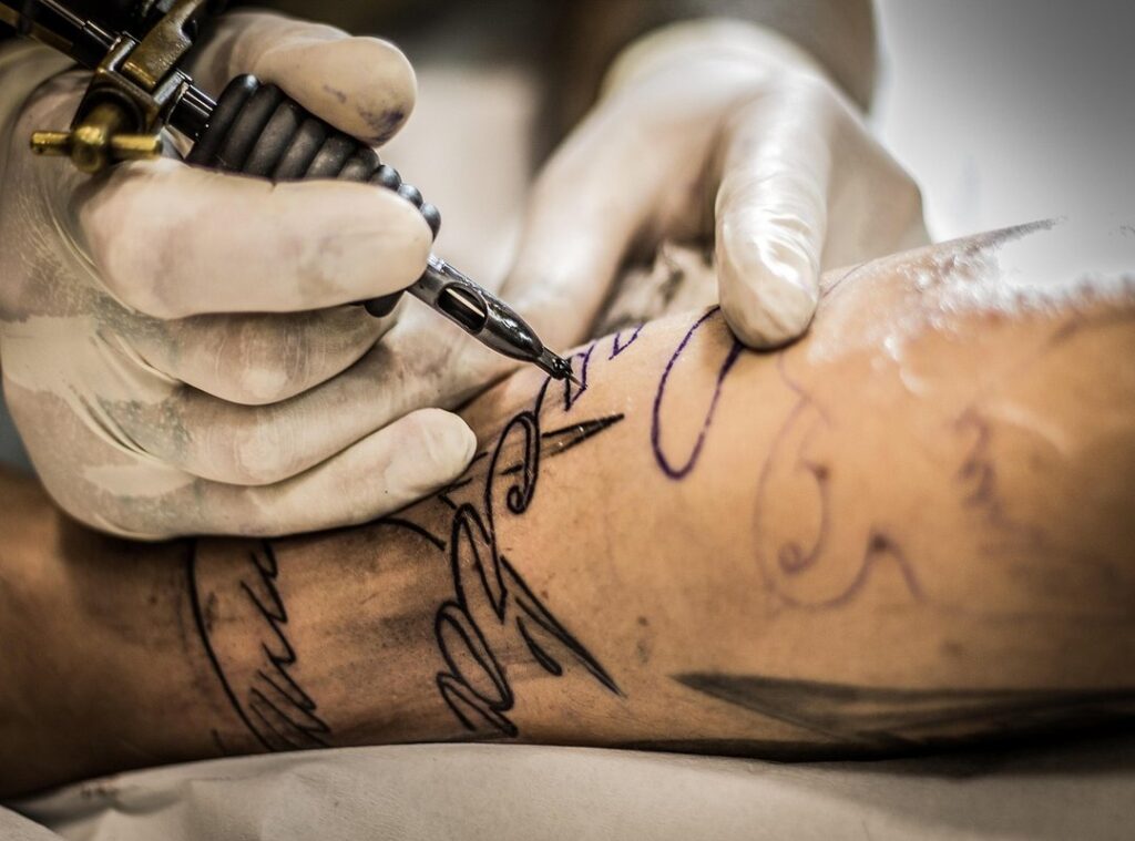 cromos tattoo hombre